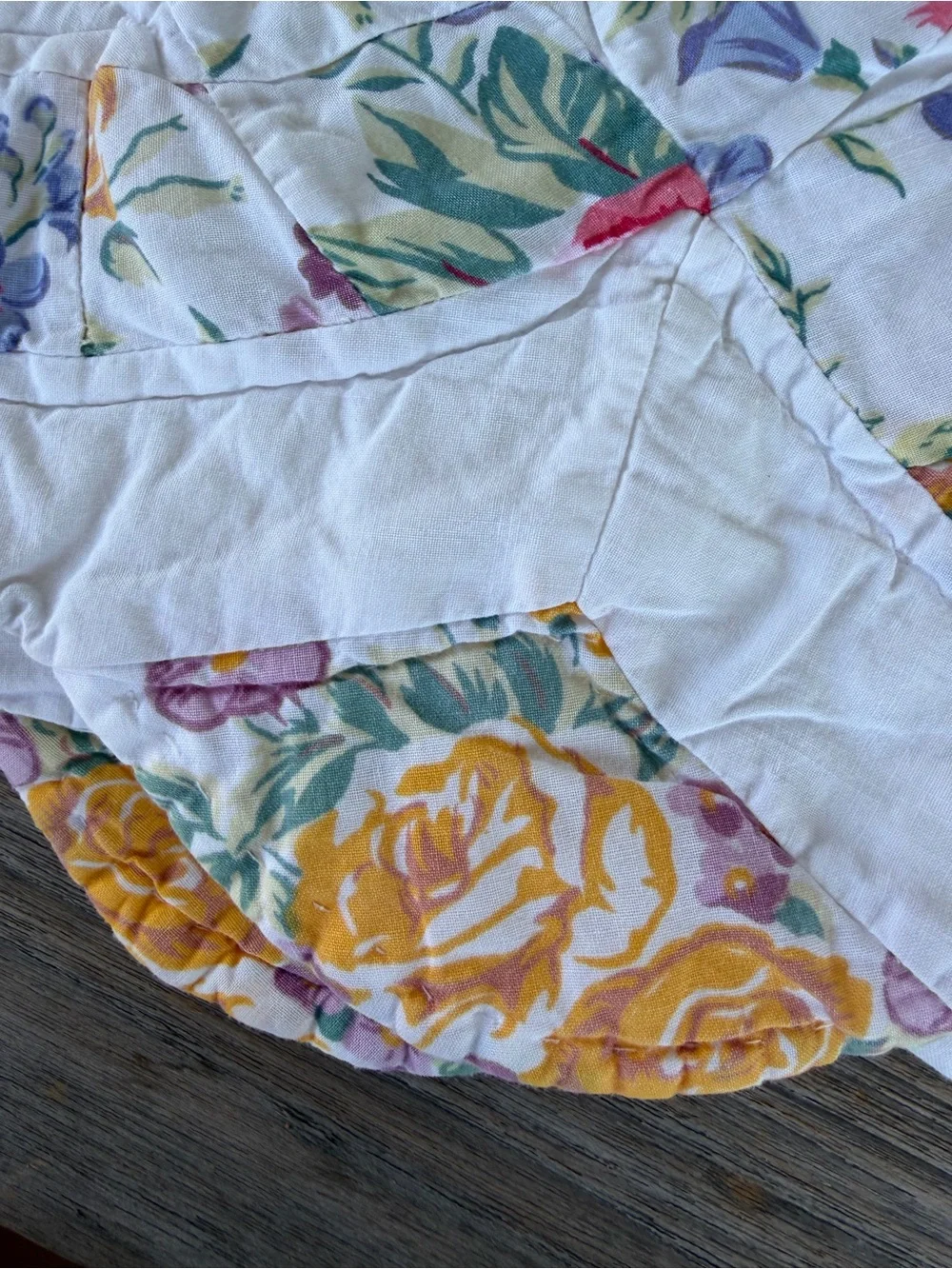 VTG 90s Floral Double Wedding Ring Quilt Scallop Edge Hand Quilted 84x100 READ